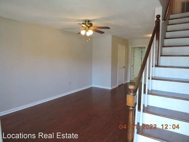 Building Photo - 2 br, 1.5 bath House - 761 East Boyd Drive...