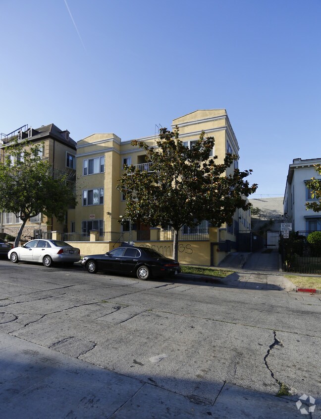 Building Photo - 2818 Leeward Ave