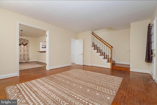 Building Photo - 1325 Crofton Rd