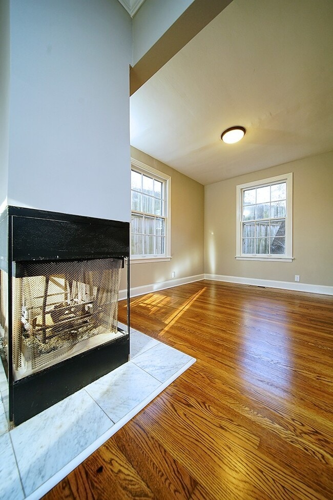 Building Photo - 312 Chesterfield Ave
