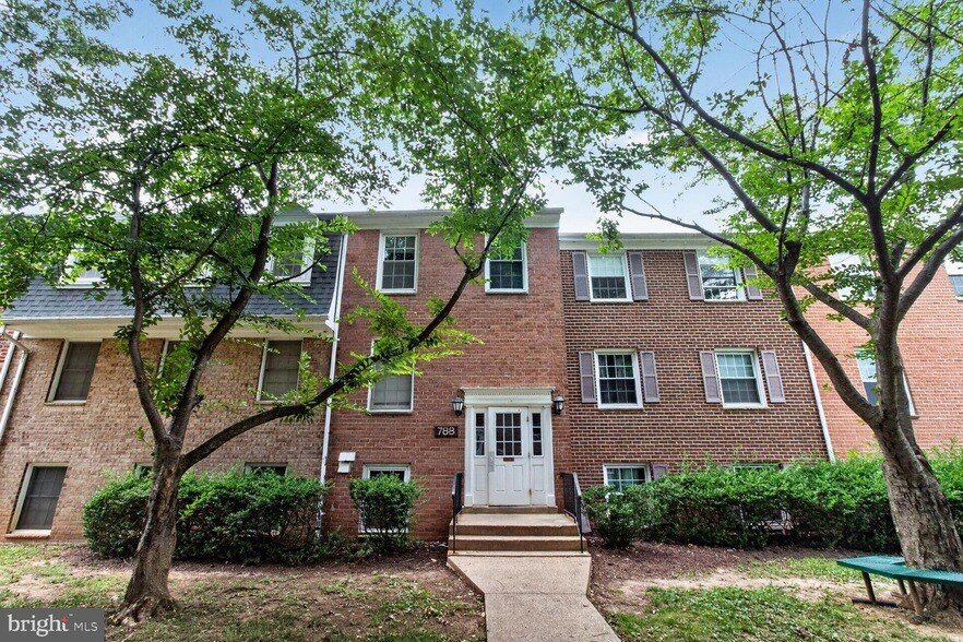 Photo - 788 Quince Orchard Boulevard Unit 201