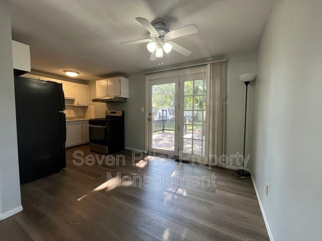 Foto del edificio - 1413 Caldwell Pl
