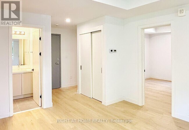 Photo du bâtiment - 135 Sweetland Ave