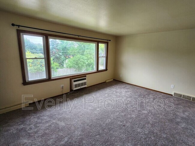 Foto del edificio - 10913 W Hampton Ave