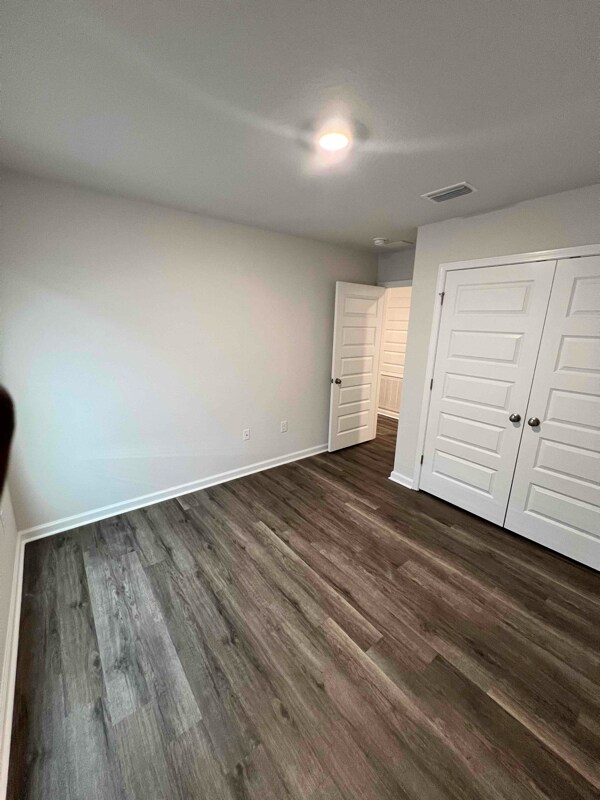 Foto del edificio - 707 W Devane St