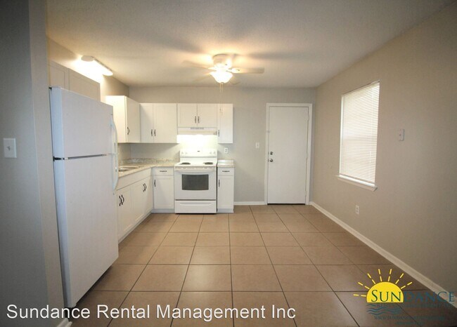 Foto del edificio - 2 br, 1 bath House - 788-D Navy Street