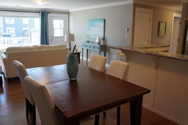 Building Photo - 15 Cuffman St