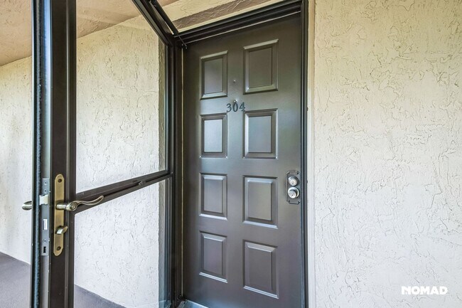 Building Photo - Charming 2BR Condo in Venice