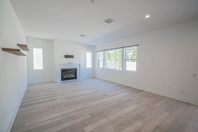 Building Photo - 28519 Moyer Ln