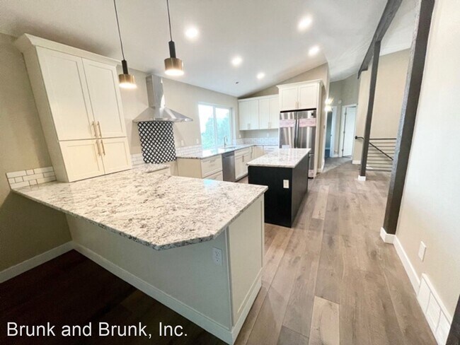 Building Photo - 4 br, 3 bath House - 6235 Mach 1 Dr.