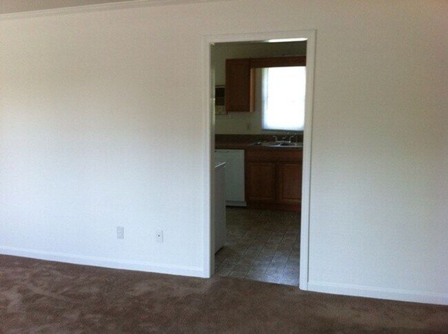 Foto del edificio - 2 Bedroom / 1 Bath Apartment Johnson City, TN