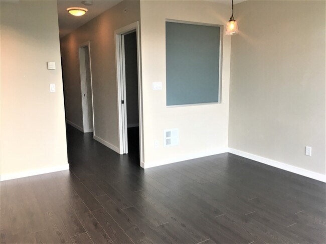 Photo du bâtiment - 138 W 1st Ave