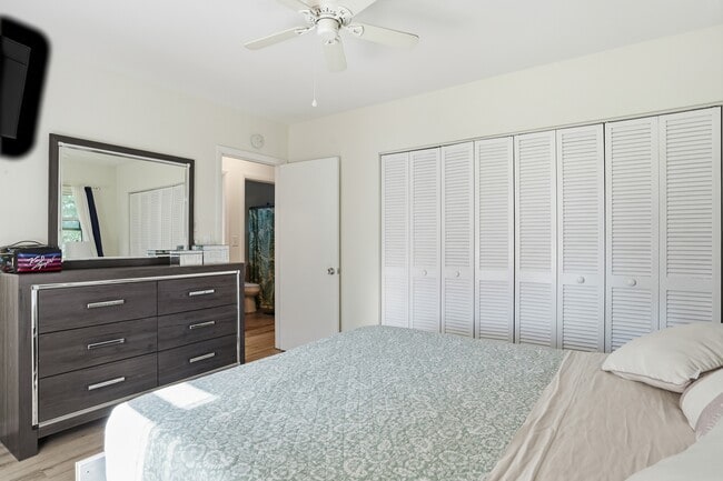 Foto del edificio - 235 Seaview Ct