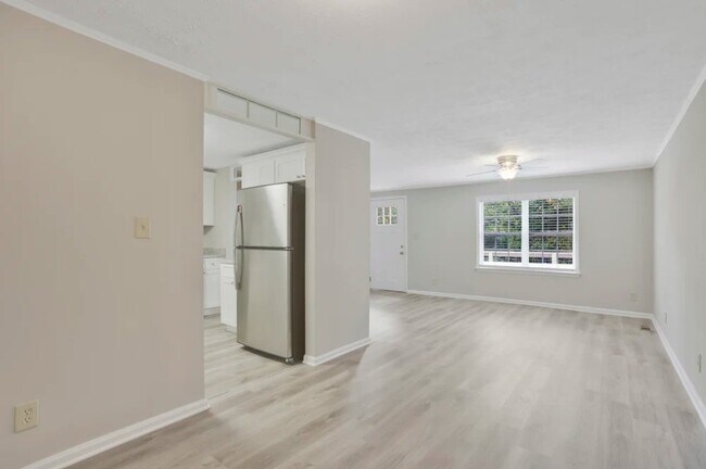 Foto del edificio - 3273 Newcastle Way SW