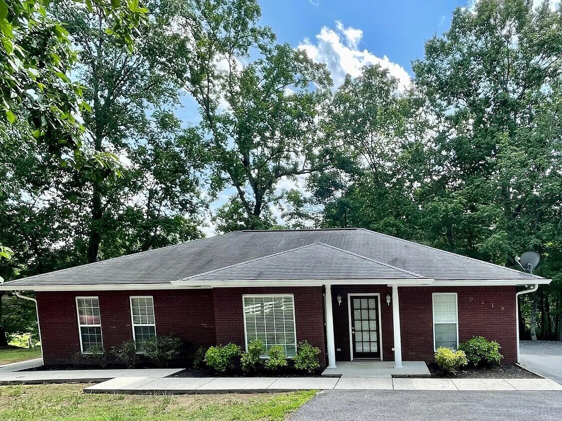 9218 Standifer Gap Rd, Chattanooga, TN 37421 House for Rent in