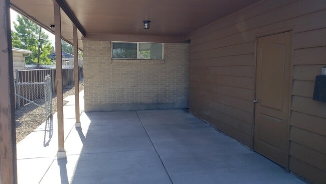 Building Photo - 560 N 900 W