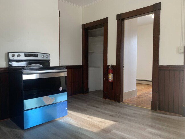 Cocina - 201 Roxbury St