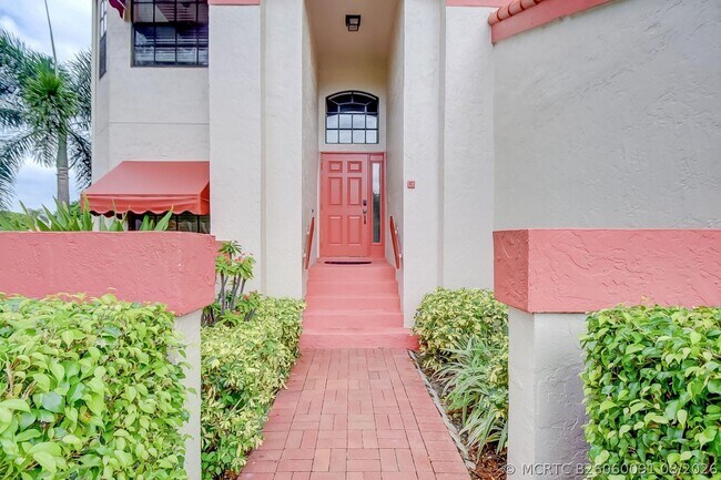 Building Photo - 7657 Lexington Club Blvd