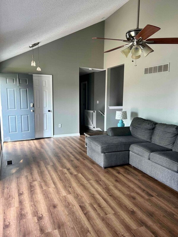 Building Photo - 1883 Quail Ridge Ct