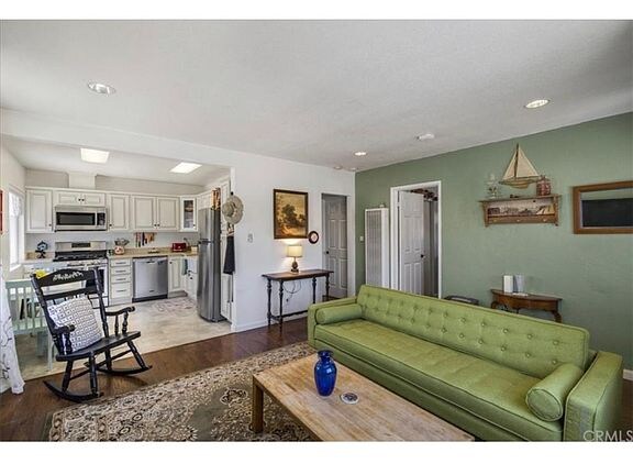 Foto del edificio - 4525 W 145th St