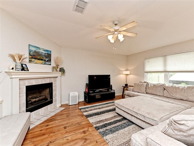 Building Photo - 9604 Dalewood Dr