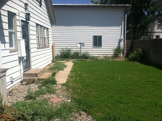 Building Photo - All-Inclusive 3BR For Rent!