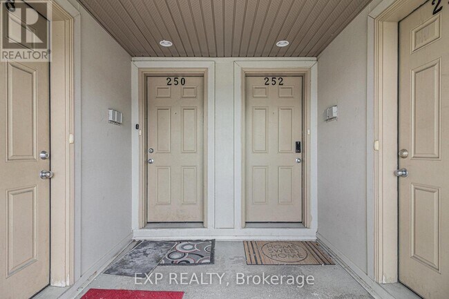 Building Photo - 250 Shanly Private