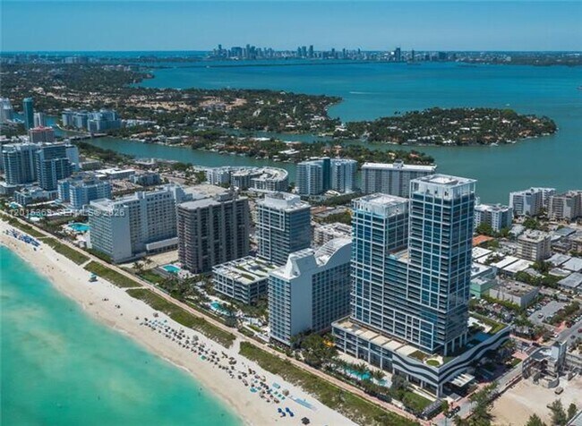 Foto del edificio - 6899 Collins Ave