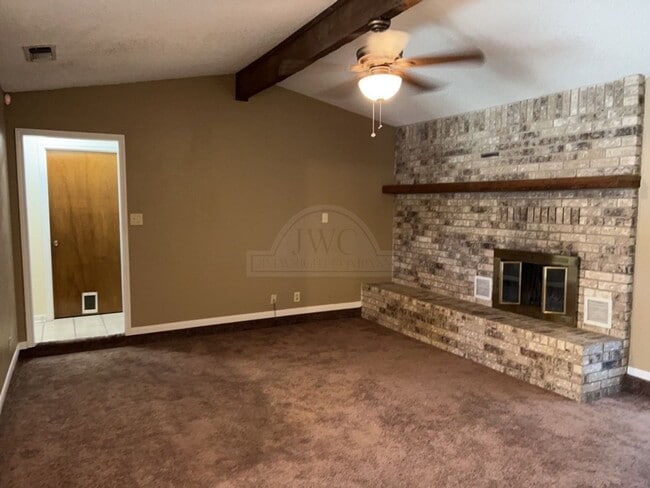 Building Photo - 2733 Phyllis Dr