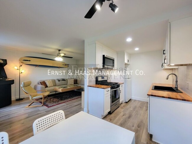 Building Photo - Beautifully Remodeled 1 Bedroom Condominiu...