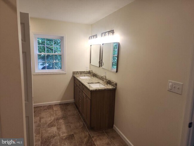 Foto del edificio - 235 Hickory Ln