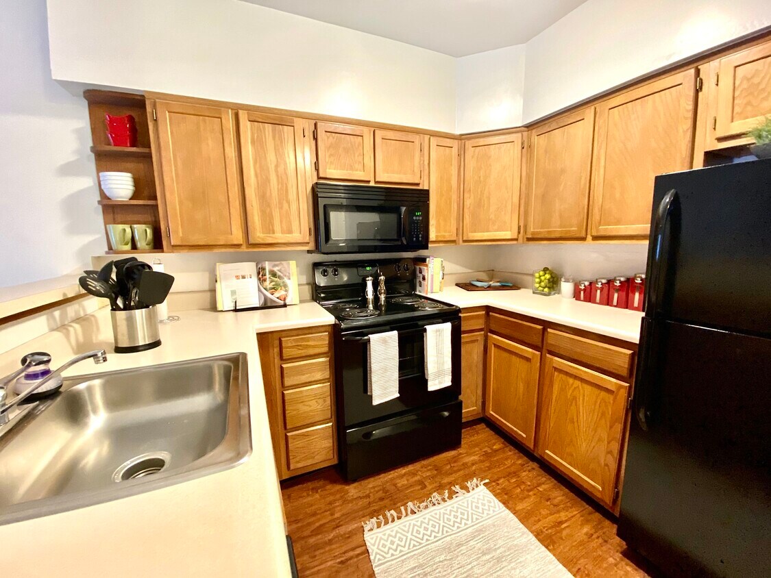 The Hills of Harrisonburg Southview Apartments 1070 Lois Ln