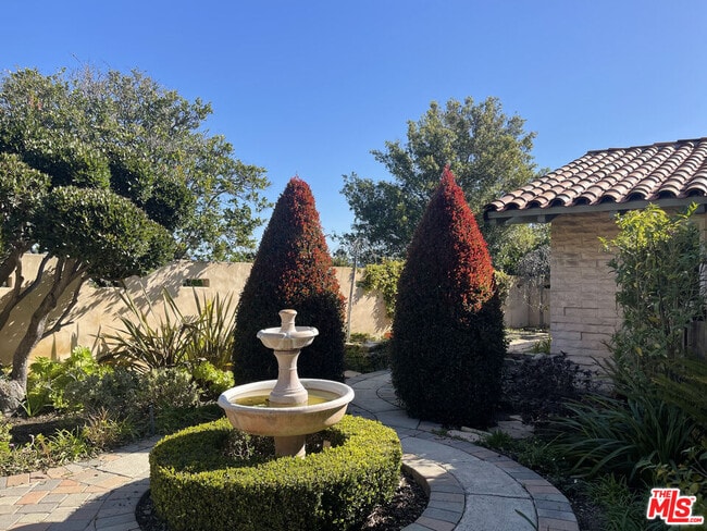 Foto del edificio - 10723 Stradella Ct