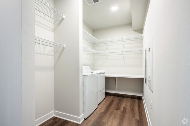 1BR, 1BA - 832SF - Laundry - Heyday Sun Prairie