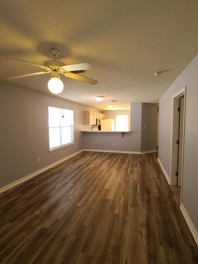 Building Photo - 2787 Bay Club Dr