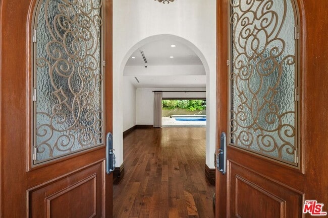 Foto del edificio - 2108 San Ysidro Dr