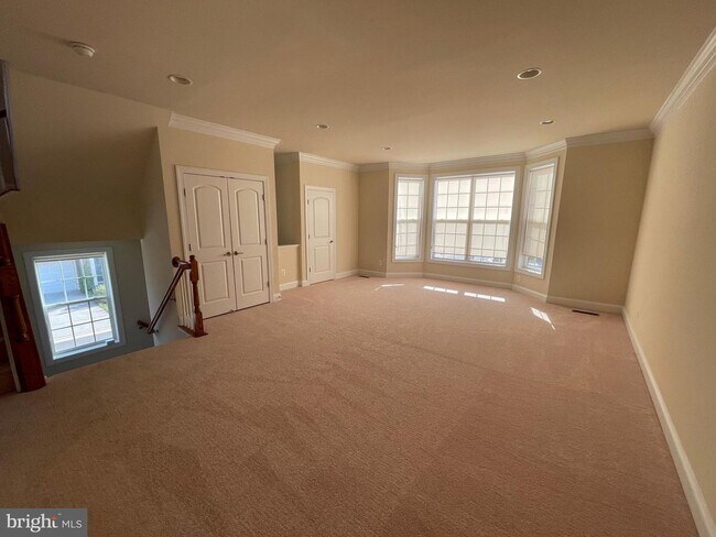 Building Photo - 21687 Loganberry Terrace