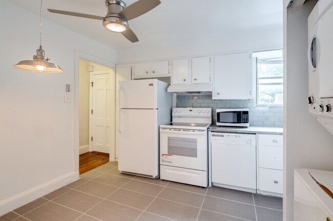 Building Photo - 331 S 18th St