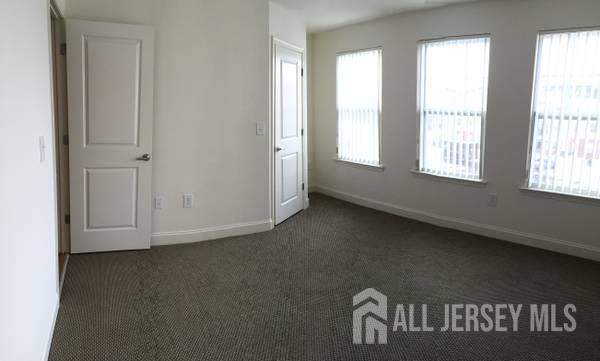 Foto del edificio - 25 Overhill Dr