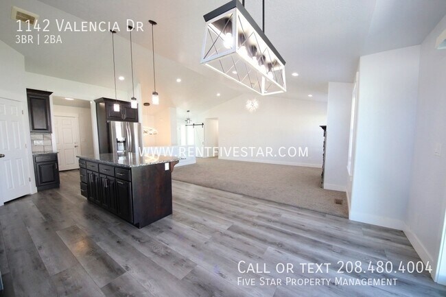 Foto del edificio - 1142 Valencia Dr