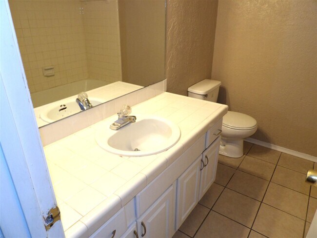 Foto del edificio - 6407 SW Brookline Ave