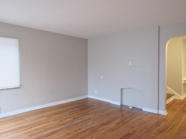 Foto del edificio - 3647 Ravenwood Ave