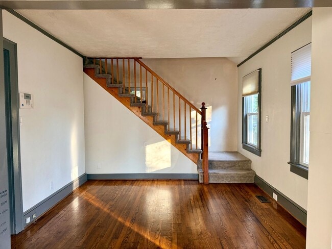 Foto del edificio - Charming Cape Cod Single Family with inground pool in Norfolk