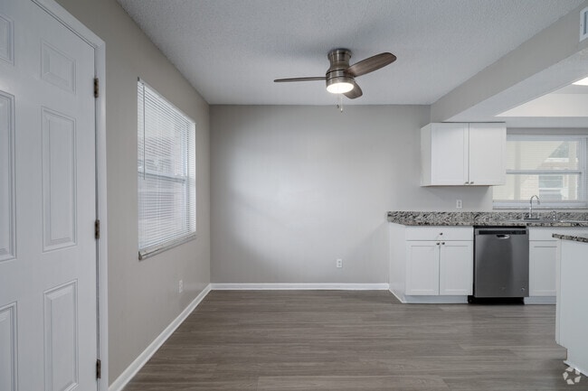 2BR, 1BA - 934SF - Dining Room - 600 Wildwood Way