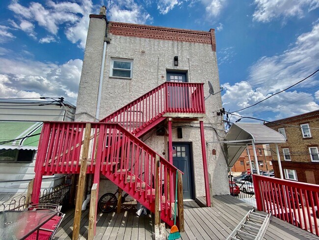 Building Photo - 2240 S 11th St