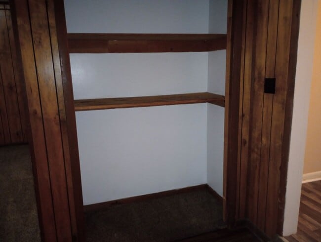 Building Photo - 22 Pinetree Cir