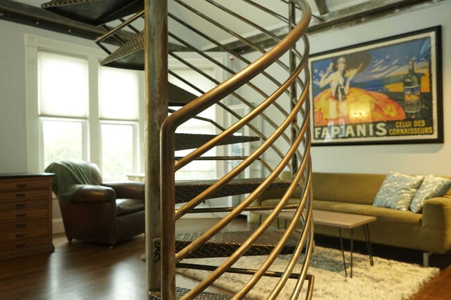 Photo - 1139 De Haro St House