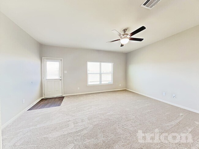 Foto del edificio - 524 Yearwood Ln