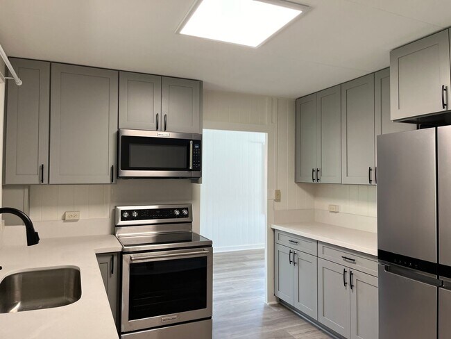 Building Photo - R1181