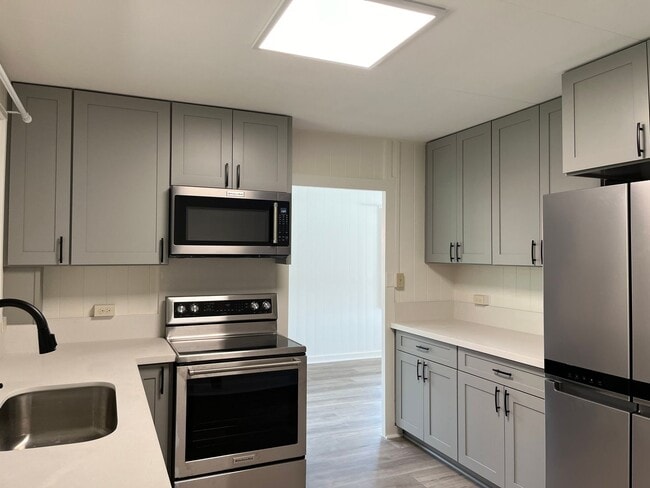 Building Photo - R1181ach